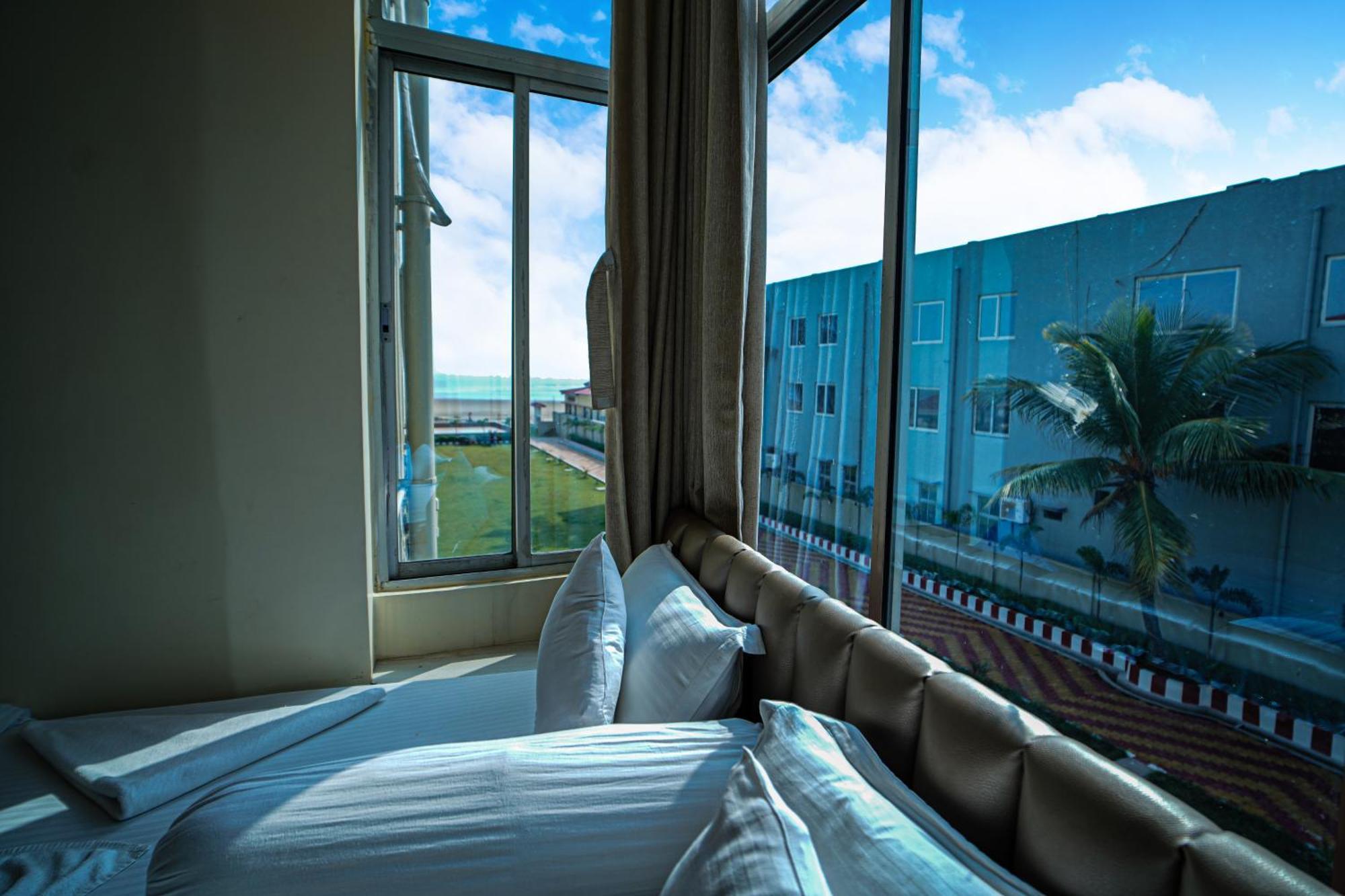 Silver Sand Eco Resort !! Beachfront !! With Biggest Pool And Huge Open Area !! Ideal For Weddings !! Couple Friendly !! Mandarmani Dış mekan fotoğraf